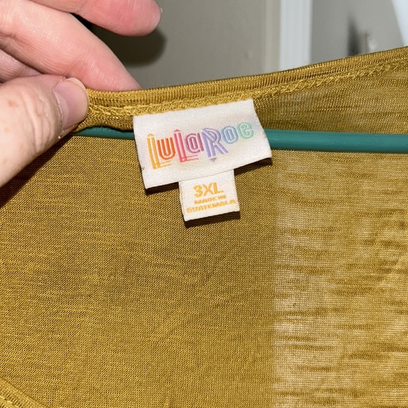LuLaRoe top - Picture 5 of 6